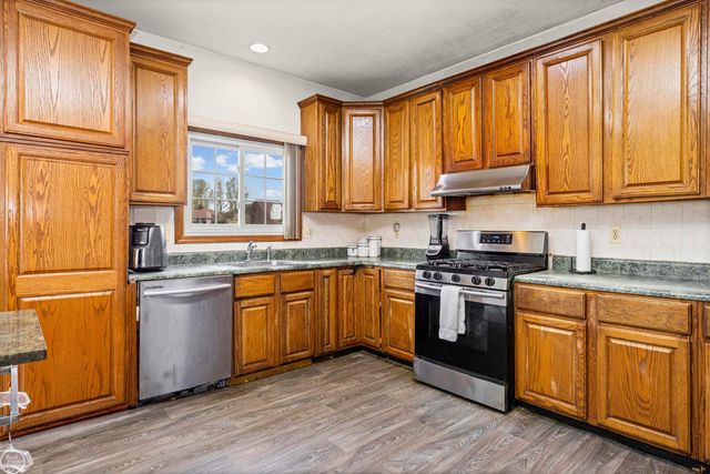 48430 Montelepre Drive, Shelby Twp, MI 48315