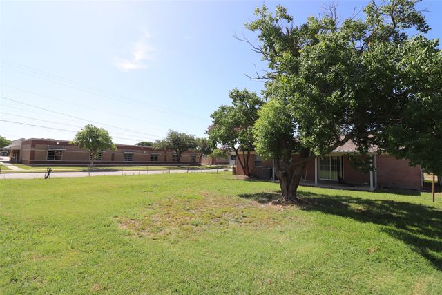 517 Bay Shore Drive, Garland, TX 75040