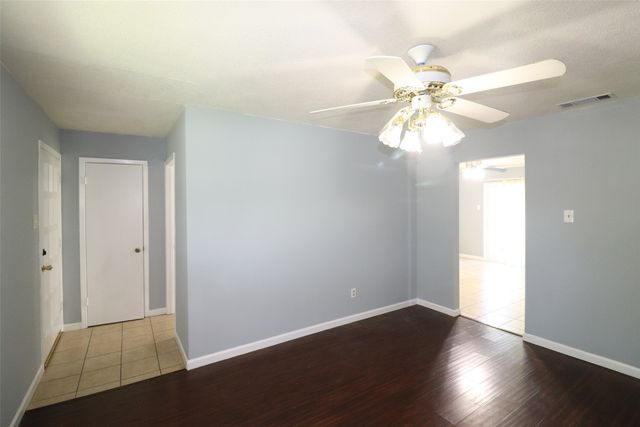 517 Bay Shore Drive, Garland, TX 75040