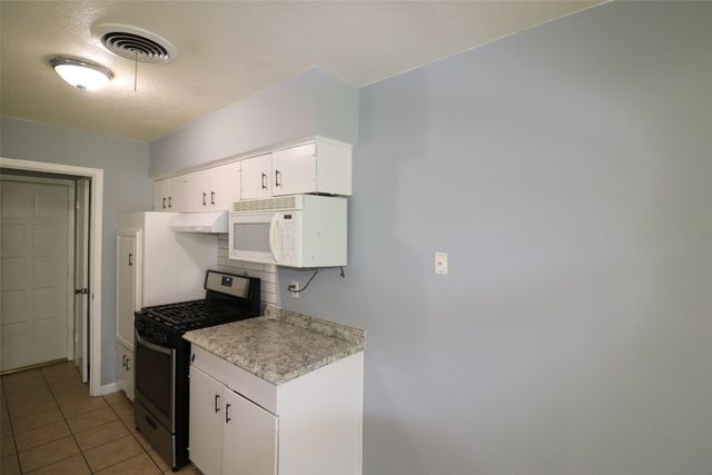 517 Bay Shore Drive, Garland, TX 75040