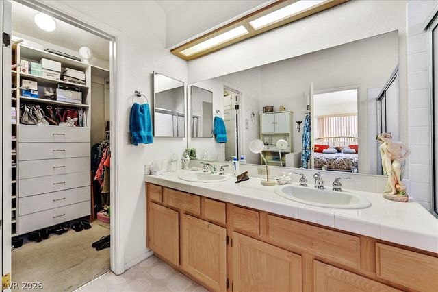 2721 Brienza Way, Las Vegas, NV 89117