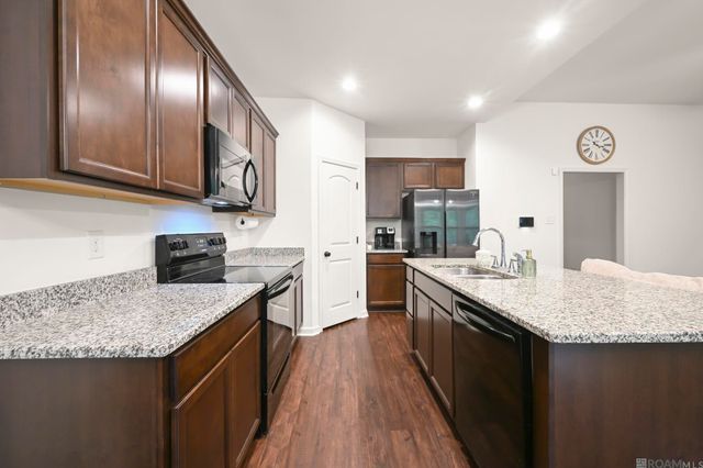 13726 Acacia Ct, Denham Springs, LA 70726