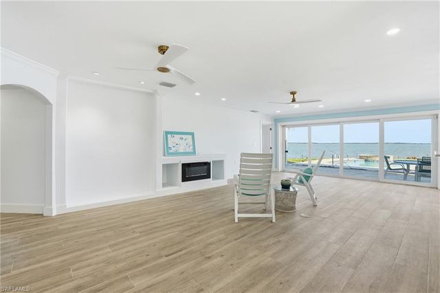 266 Curlew ST, Fort Myers Beach, FL 33931