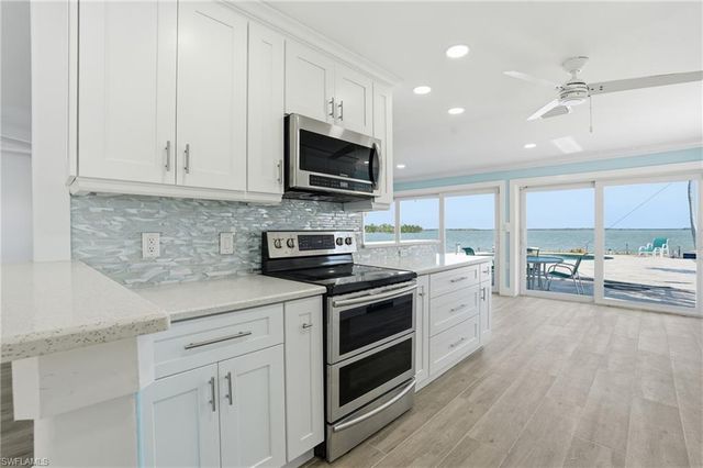 266 Curlew ST, Fort Myers Beach, FL 33931