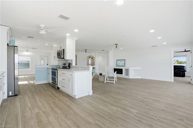 266 Curlew ST, Fort Myers Beach, FL 33931