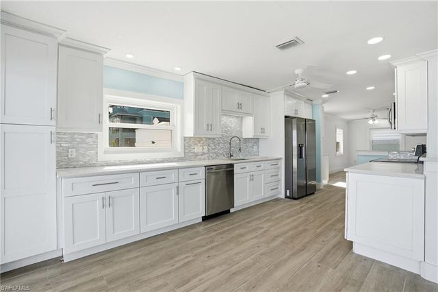 266 Curlew ST, Fort Myers Beach, FL 33931