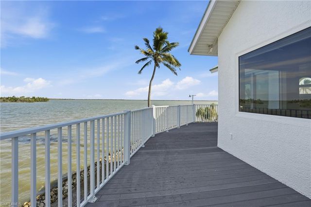 266 Curlew ST, Fort Myers Beach, FL 33931