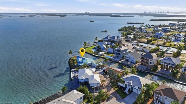 266 Curlew ST, Fort Myers Beach, FL 33931