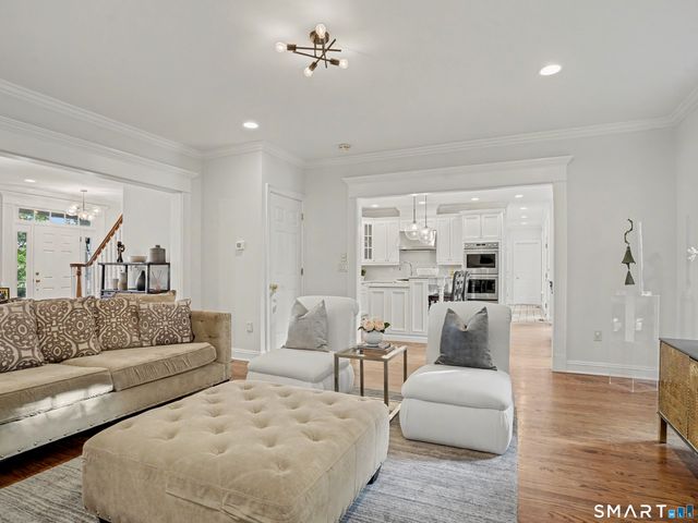 28 Walnut Ridge Lane, Stamford, CT 06905