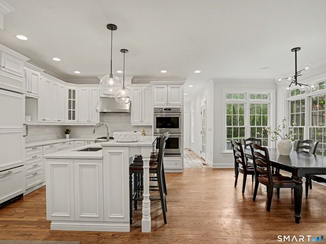 28 Walnut Ridge Lane, Stamford, CT 06905