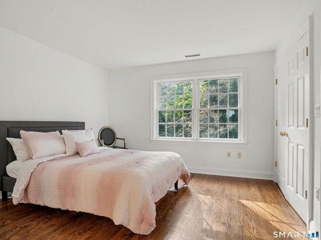 28 Walnut Ridge Lane, Stamford, CT 06905