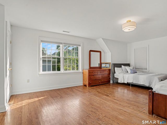 28 Walnut Ridge Lane, Stamford, CT 06905