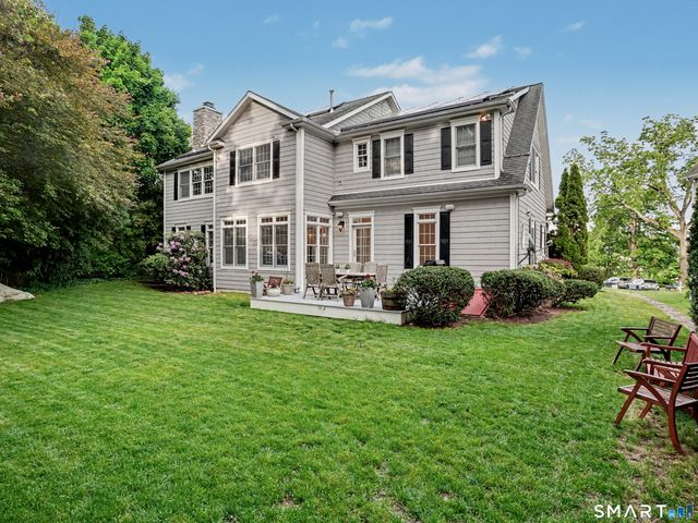 28 Walnut Ridge Lane, Stamford, CT 06905