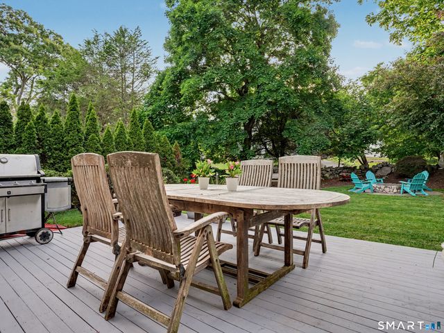 28 Walnut Ridge Lane, Stamford, CT 06905