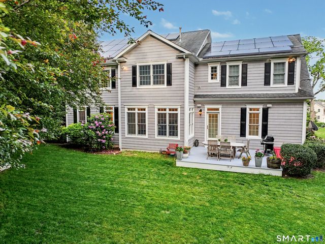 28 Walnut Ridge Lane, Stamford, CT 06905