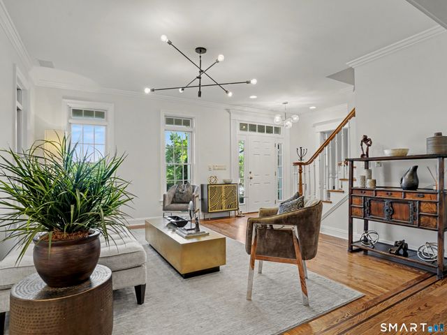 28 Walnut Ridge Lane, Stamford, CT 06905