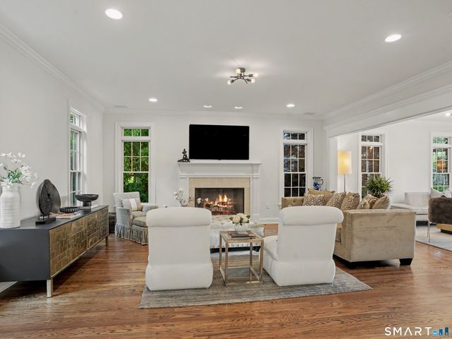 28 Walnut Ridge Lane, Stamford, CT 06905