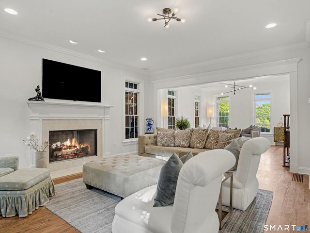 28 Walnut Ridge Lane, Stamford, CT 06905