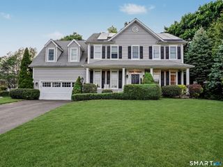 28 Walnut Ridge Lane, Stamford, CT 06905