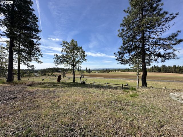 2069 GLENWOOD Hwy, Goldendale, WA 98620