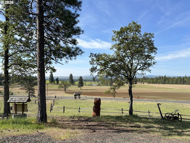 2069 GLENWOOD Hwy, Goldendale, WA 98620