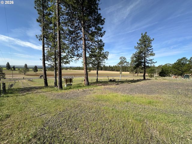 2069 GLENWOOD Hwy, Goldendale, WA 98620