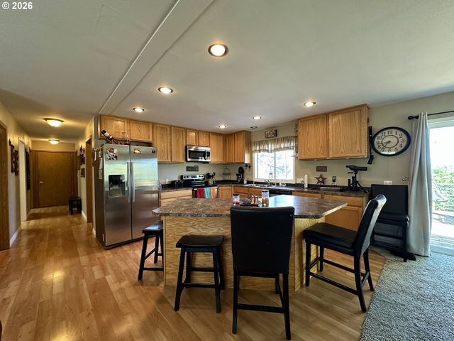 2069 GLENWOOD Hwy, Goldendale, WA 98620