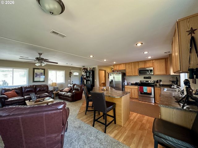 2069 GLENWOOD Hwy, Goldendale, WA 98620