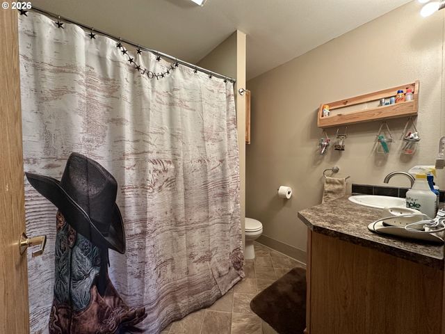 2069 GLENWOOD Hwy, Goldendale, WA 98620