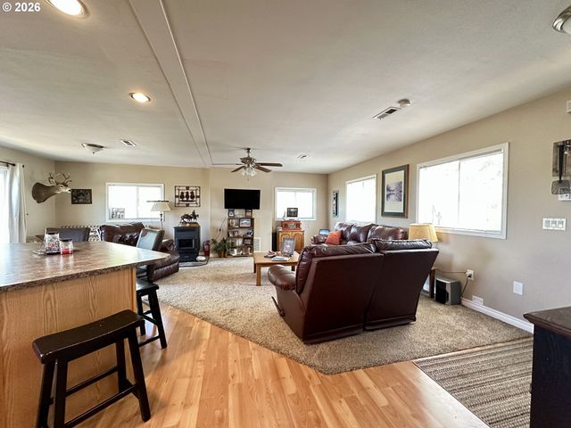 2069 GLENWOOD Hwy, Goldendale, WA 98620