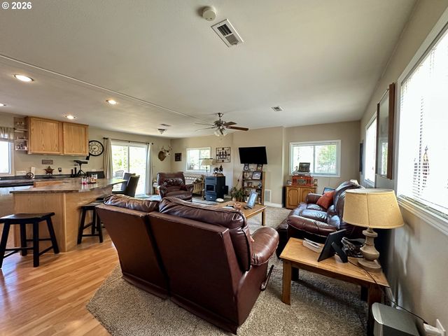 2069 GLENWOOD Hwy, Goldendale, WA 98620