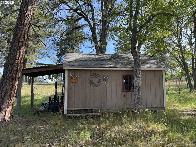 2069 GLENWOOD Hwy, Goldendale, WA 98620