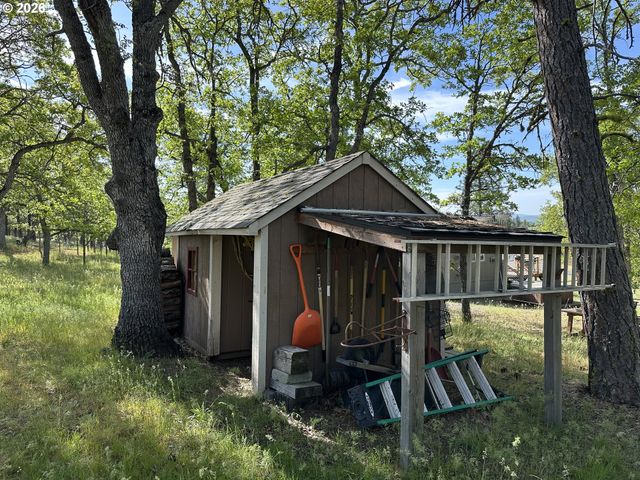 2069 GLENWOOD Hwy, Goldendale, WA 98620