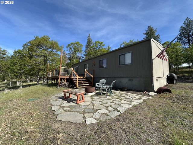 2069 GLENWOOD Hwy, Goldendale, WA 98620