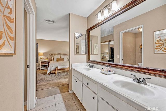 15 Whistling Swan, Irvine, CA 92604