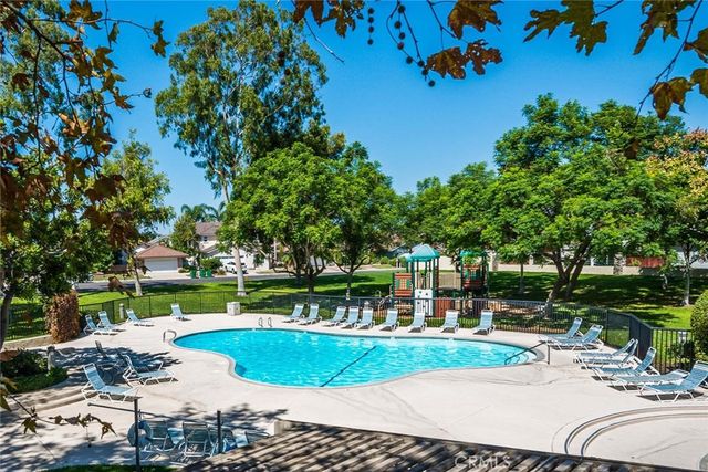 15 Whistling Swan, Irvine, CA 92604