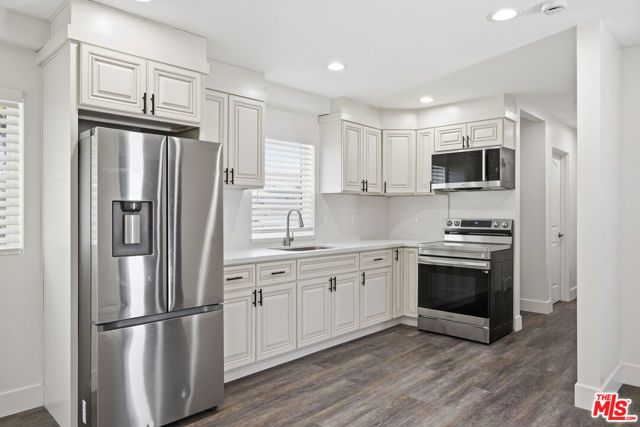 11262 Venice Boulevard, Culver City, CA 90230