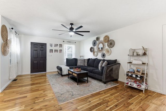 6490 KY Hwy 2141, Hustonville, KY 40437