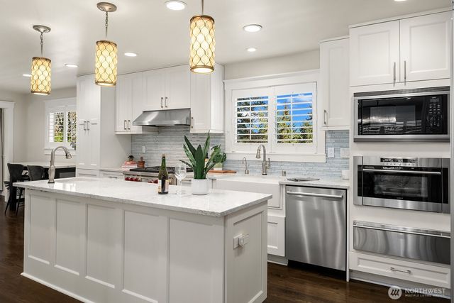 2650 79th Avenue NE, Medina, WA 98039