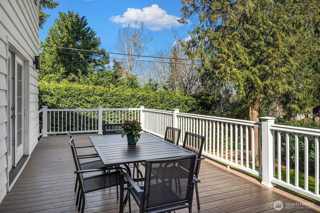 2650 79th Avenue NE, Medina, WA 98039