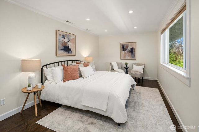 2650 79th Avenue NE, Medina, WA 98039