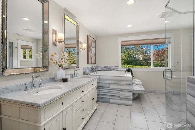 2650 79th Avenue NE, Medina, WA 98039