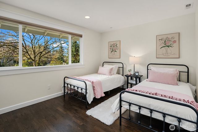 2650 79th Avenue NE, Medina, WA 98039