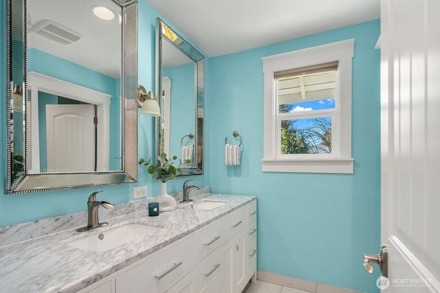 2650 79th Avenue NE, Medina, WA 98039