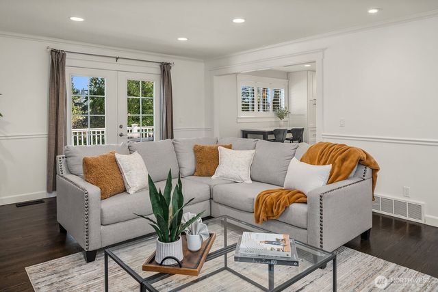 2650 79th Avenue NE, Medina, WA 98039