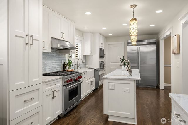 2650 79th Avenue NE, Medina, WA 98039