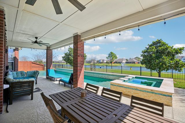 17226 Elverson Oaks Drive, Tomball, TX 77377