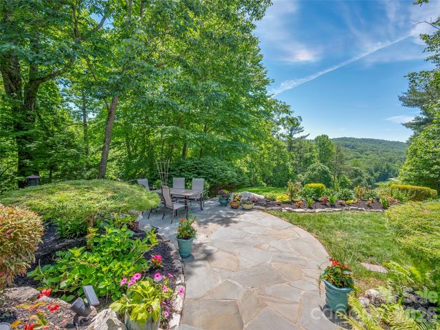 161 Chattooga Run, Hendersonville, NC 28739