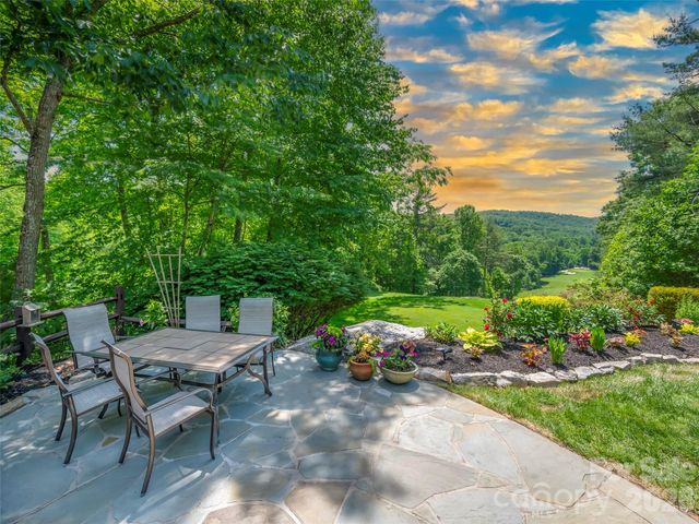 161 Chattooga Run, Hendersonville, NC 28739