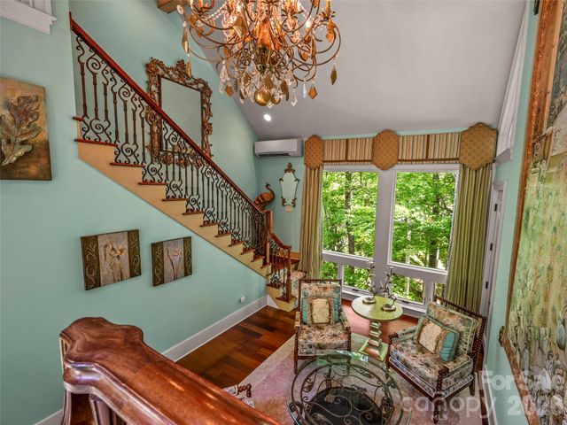 161 Chattooga Run, Hendersonville, NC 28739